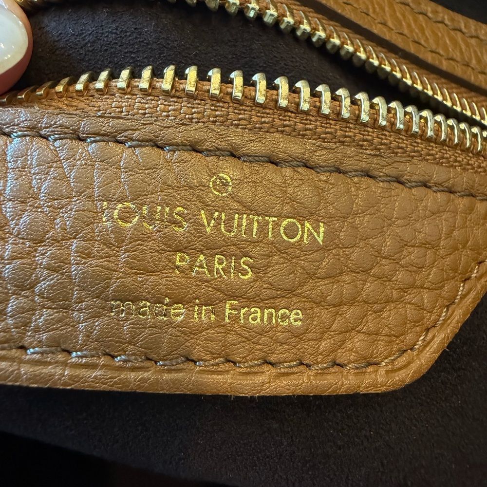 Louis Vuitton Caramel Crossbody Handbag with Bag Charm and Pouchette - Picture 14 of 16